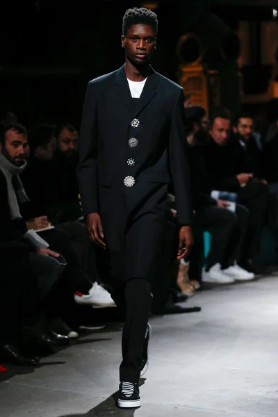 Look 54